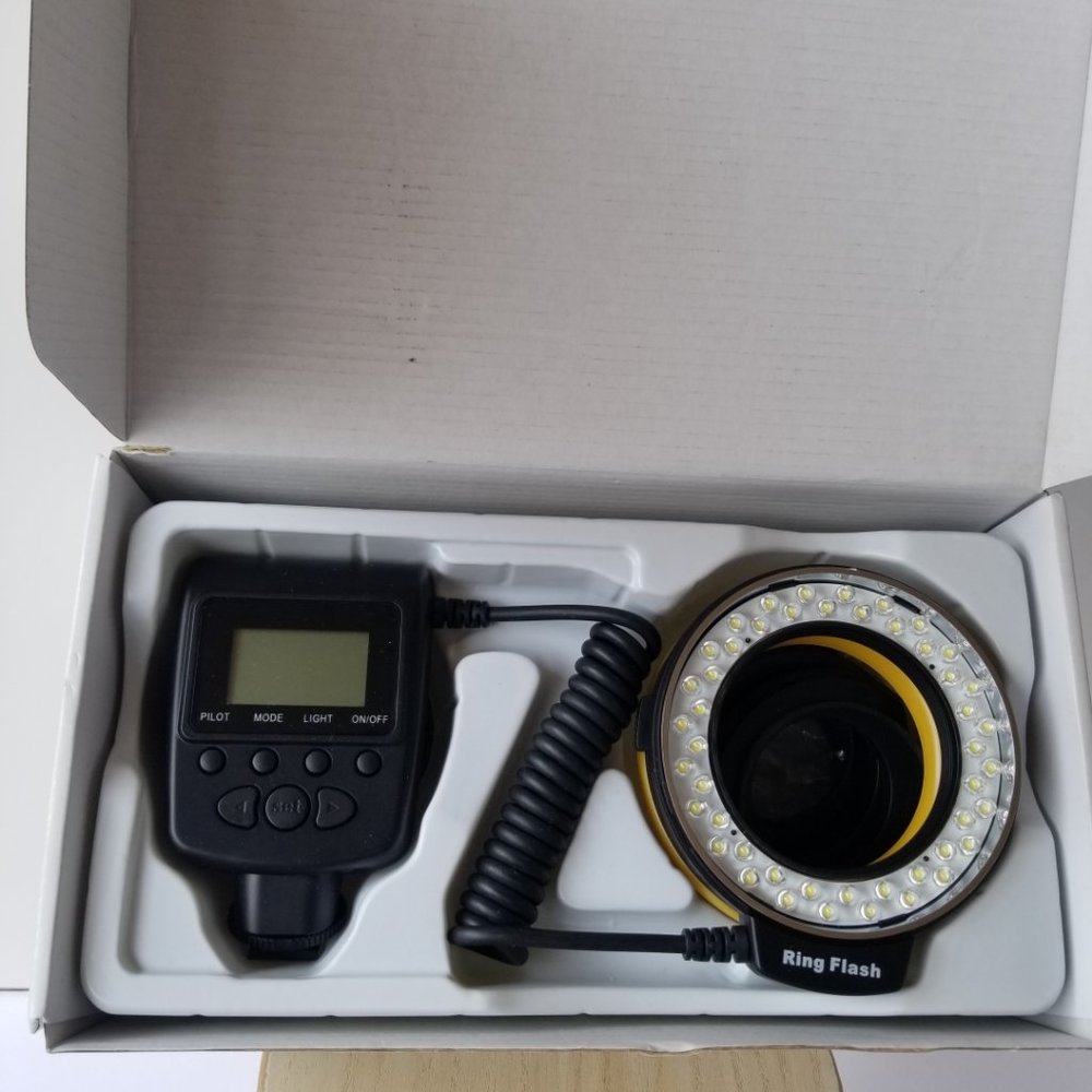 Brand New -DSLR CAMERA Ring Light with accessories
